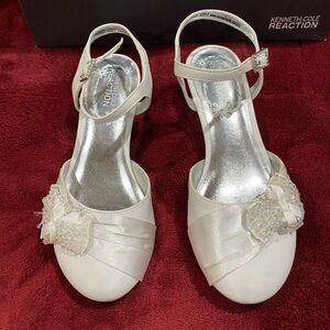 White Party Shoes With Sparkling Bead Bow